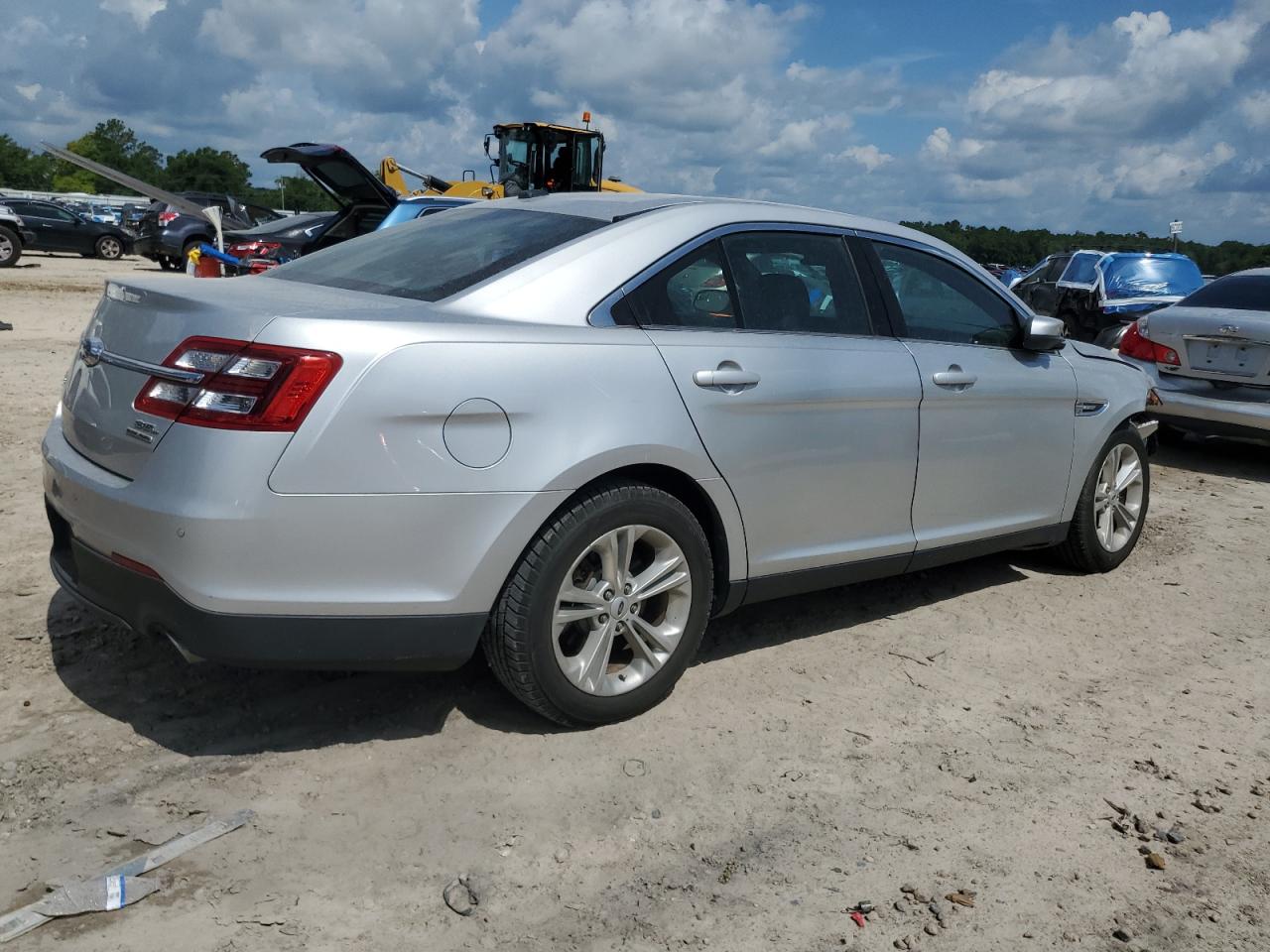 2016 FORD TAURUS SEL photo 5