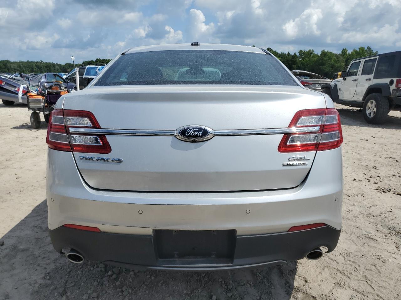 2016 FORD TAURUS SEL photo 11