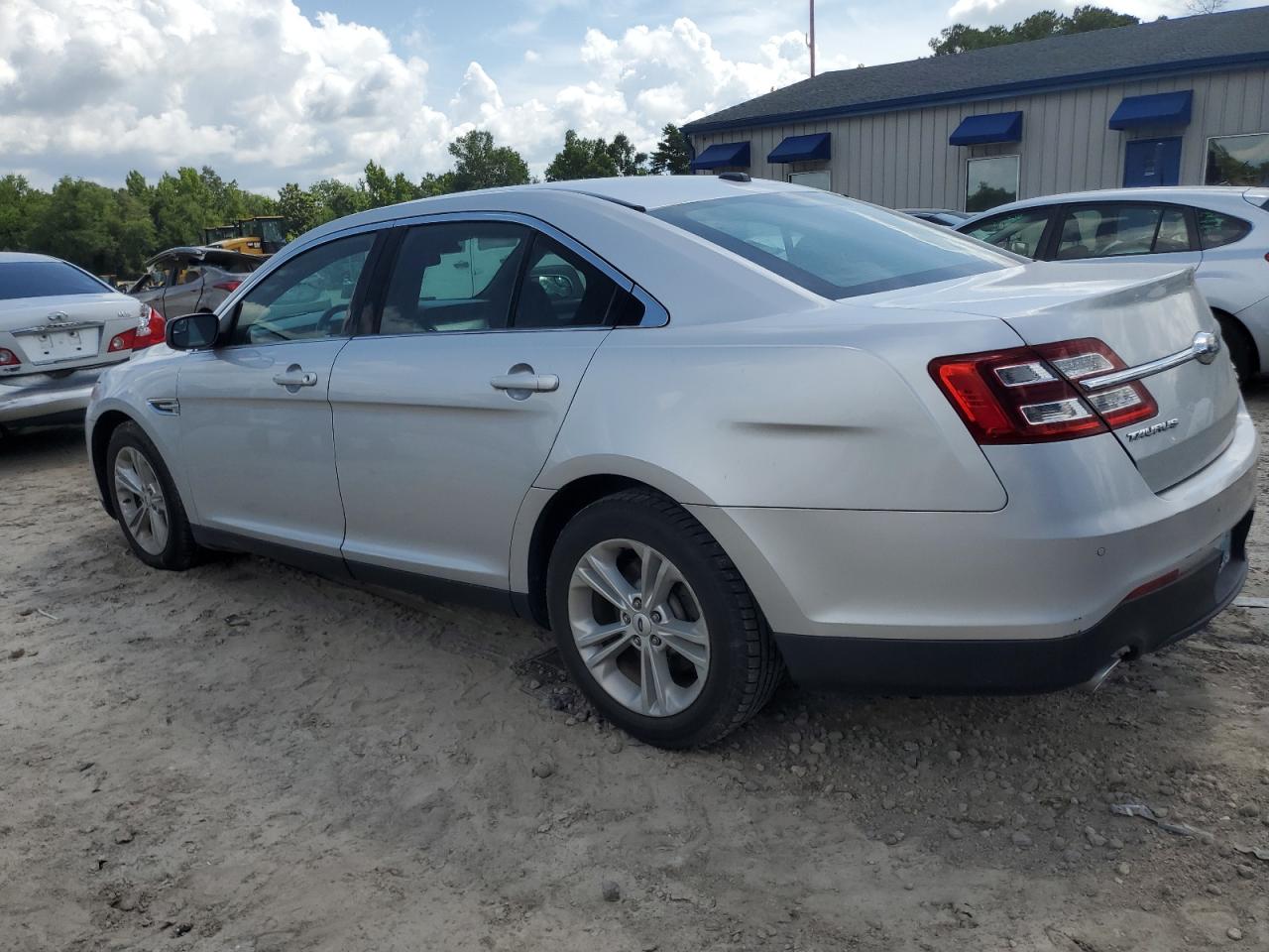 2016 FORD TAURUS SEL photo 3
