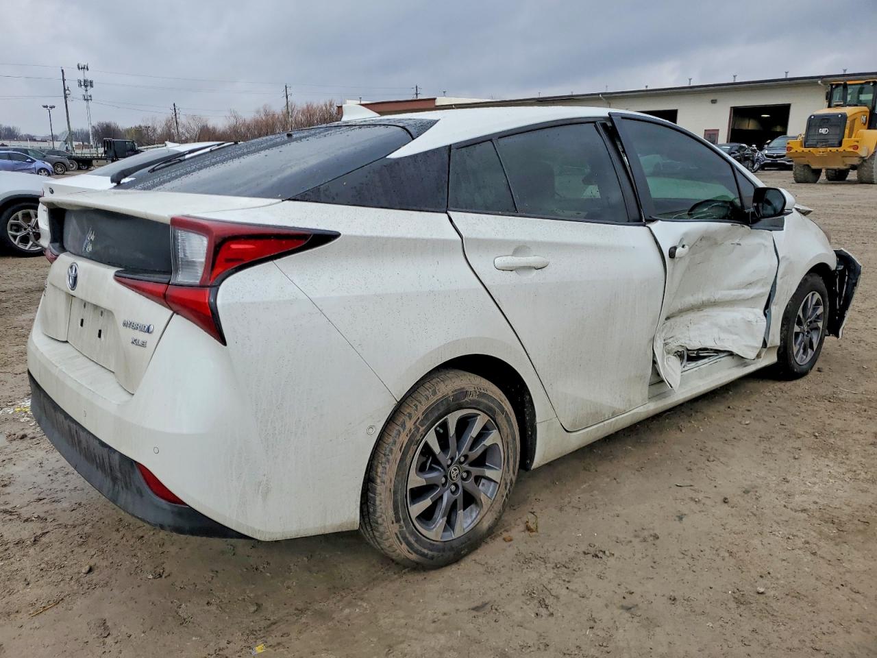 2019 TOYOTA PRIUS photo 3