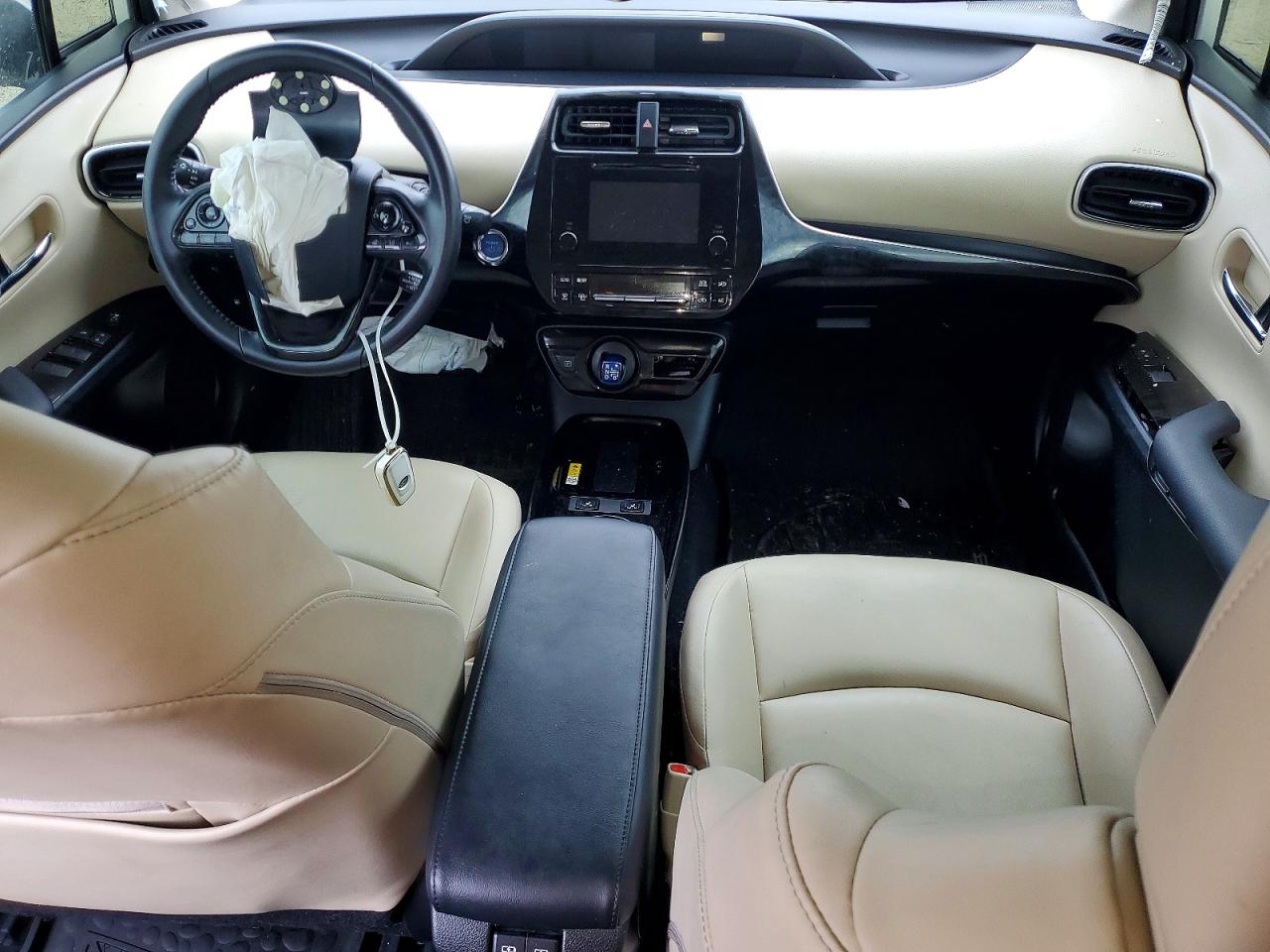 2019 TOYOTA PRIUS photo 8
