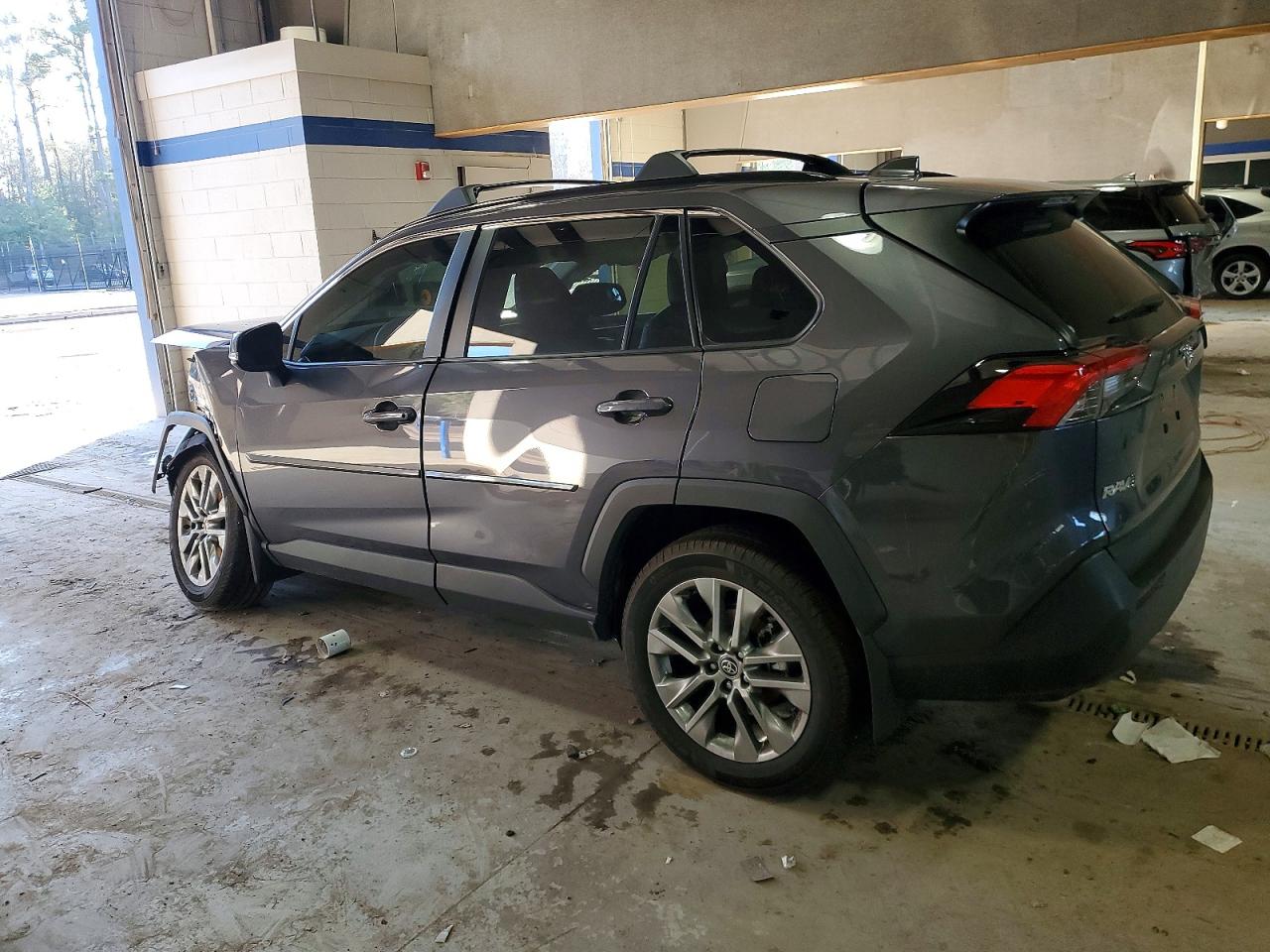 2025 TOYOTA RAV4 XLE PREMIUM photo 3