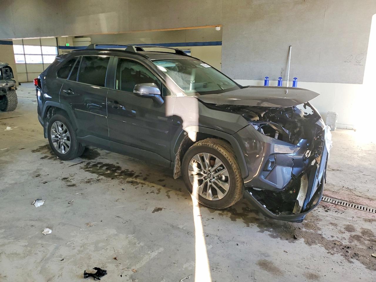 2025 TOYOTA RAV4 XLE PREMIUM photo 7