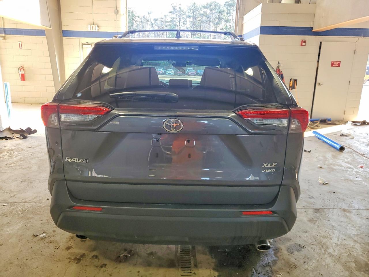 2025 TOYOTA RAV4 XLE PREMIUM photo 11