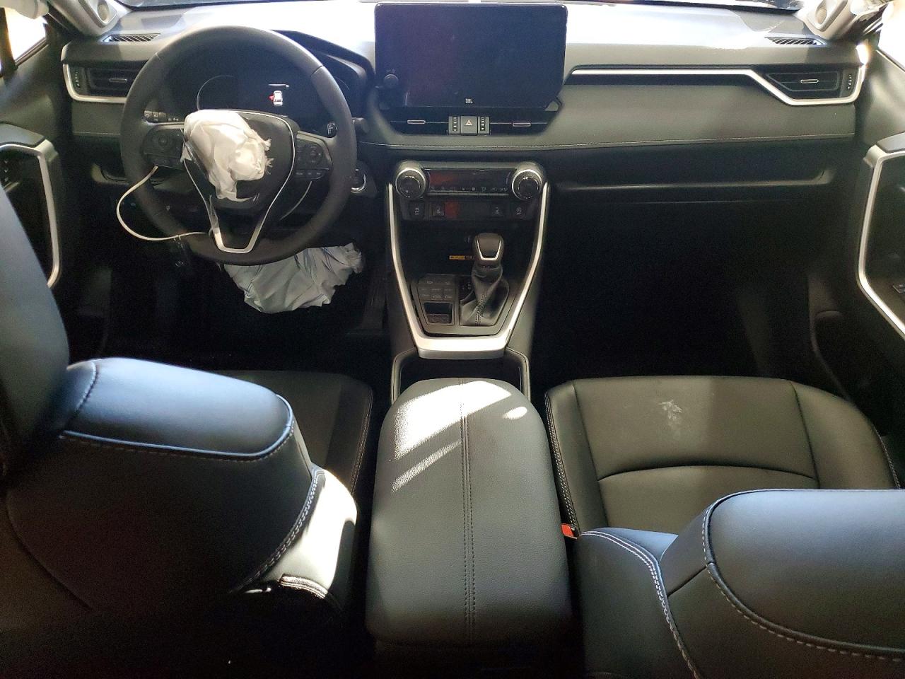 2025 TOYOTA RAV4 XLE PREMIUM photo 15