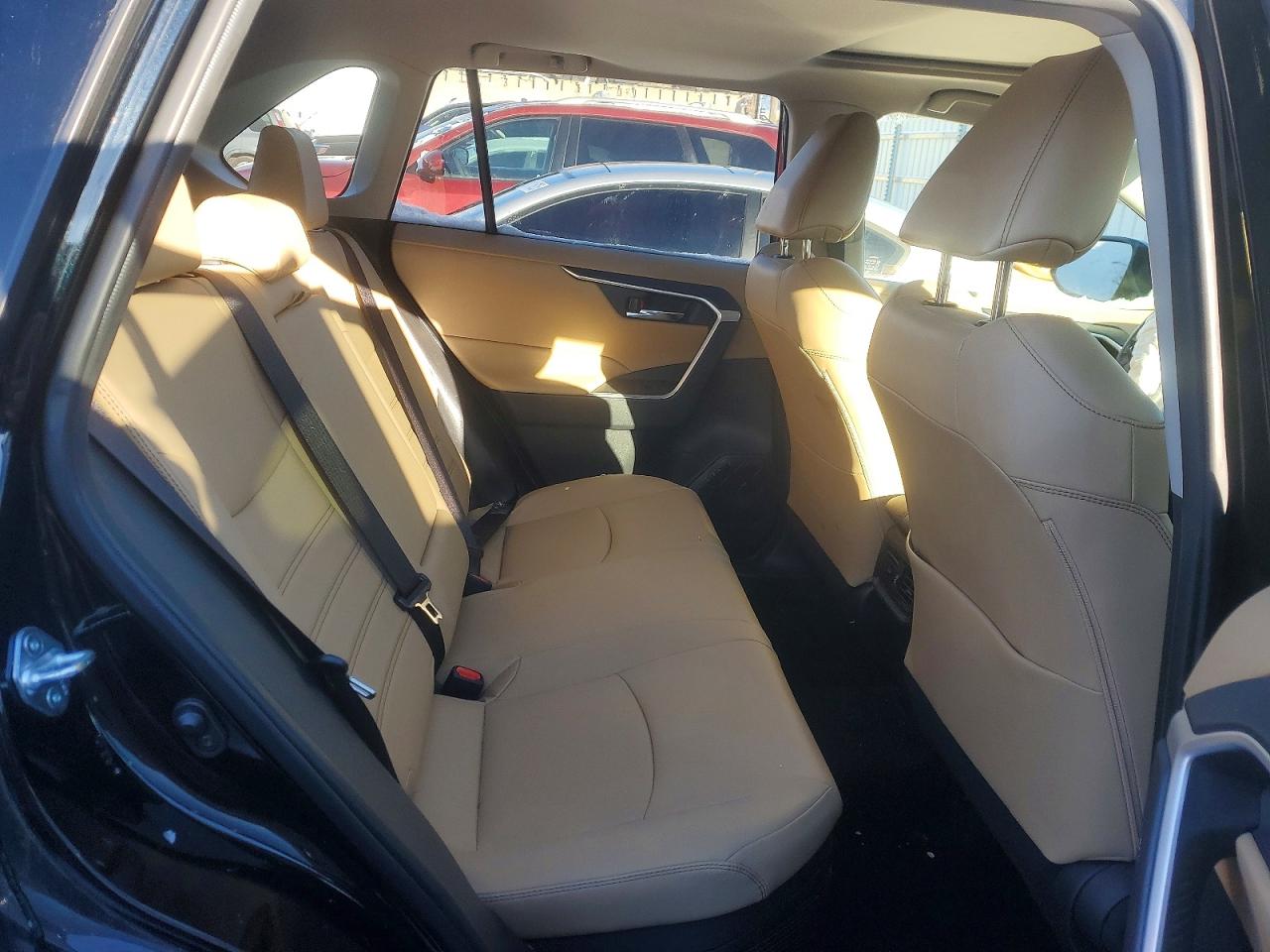 2021 TOYOTA RAV4 XLE PREMIUM photo 21