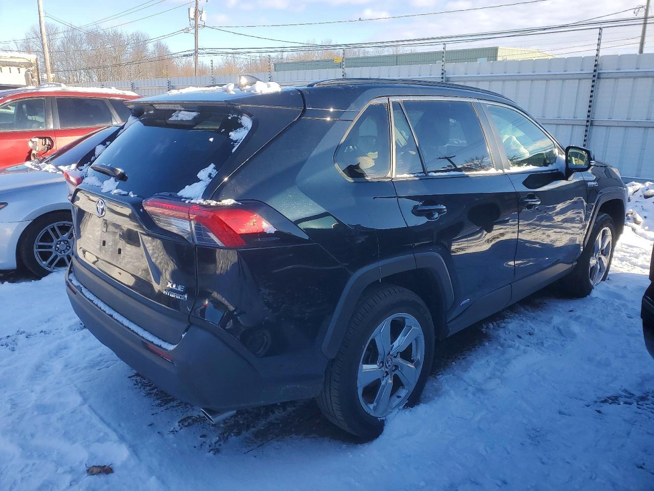 2021 TOYOTA RAV4 XLE PREMIUM photo 5
