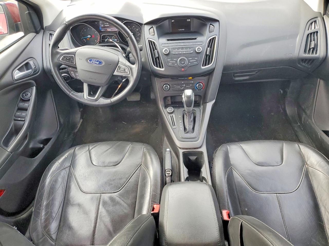 2015 FORD FOCUS SE photo 8