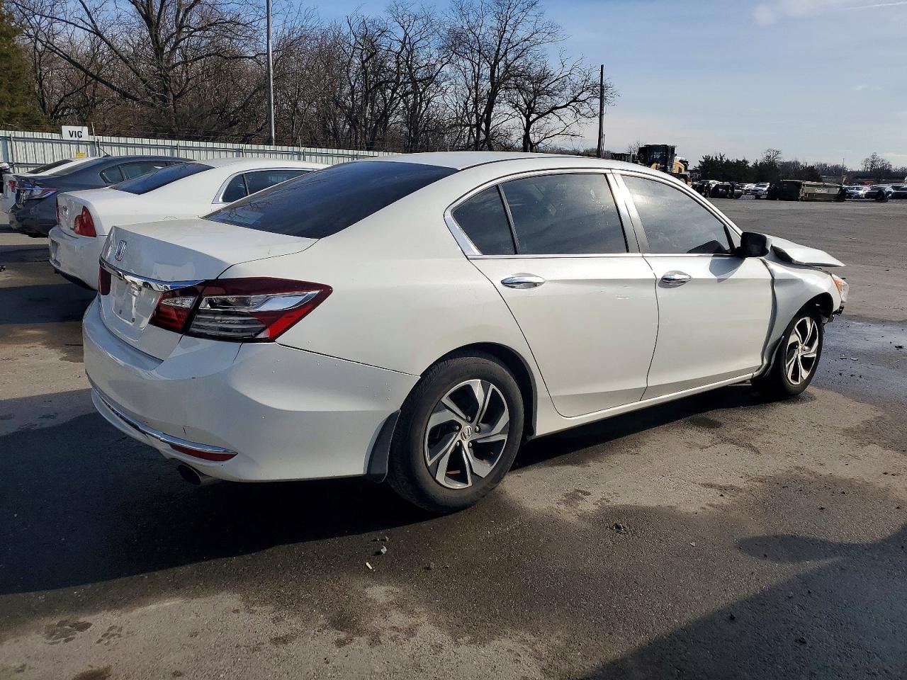 2017 HONDA ACCORD LX photo 3