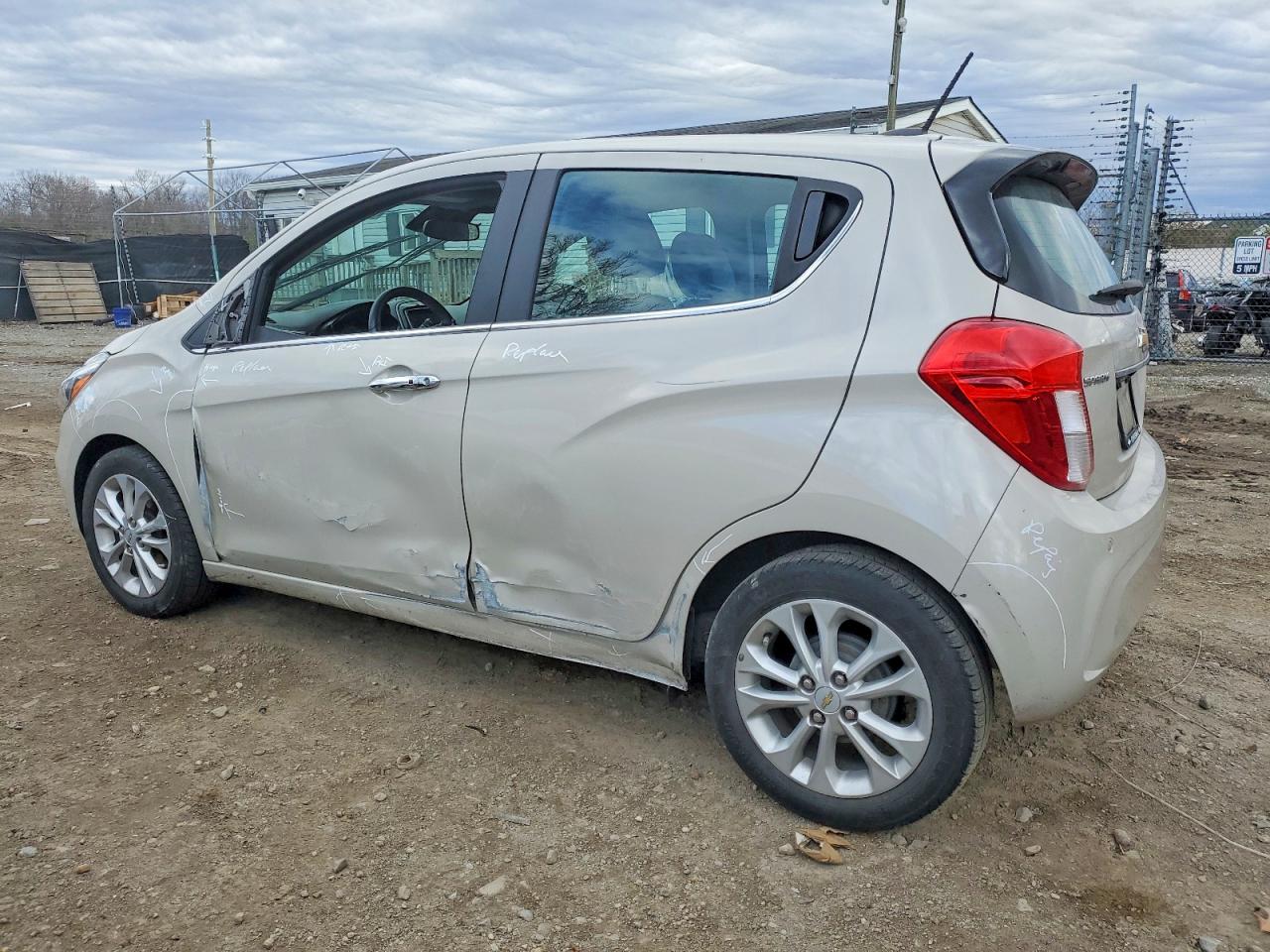 2020 CHEVROLET SPARK 2LT photo 2