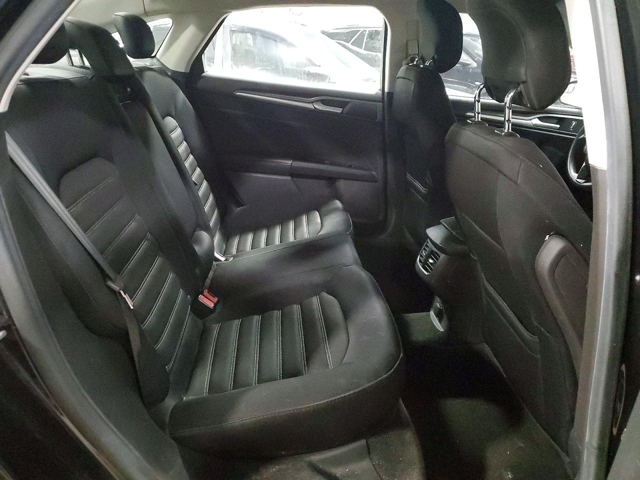 2014 FORD FUSION SE photo 28