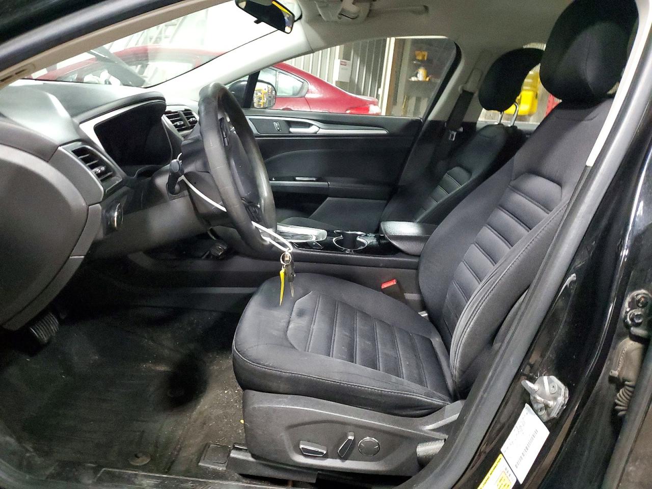 2014 FORD FUSION SE photo 19