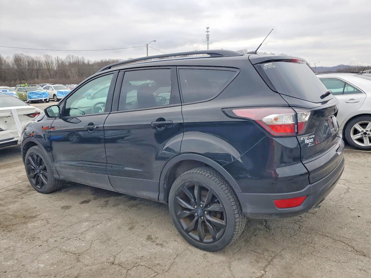2018 FORD ESCAPE SE photo 2
