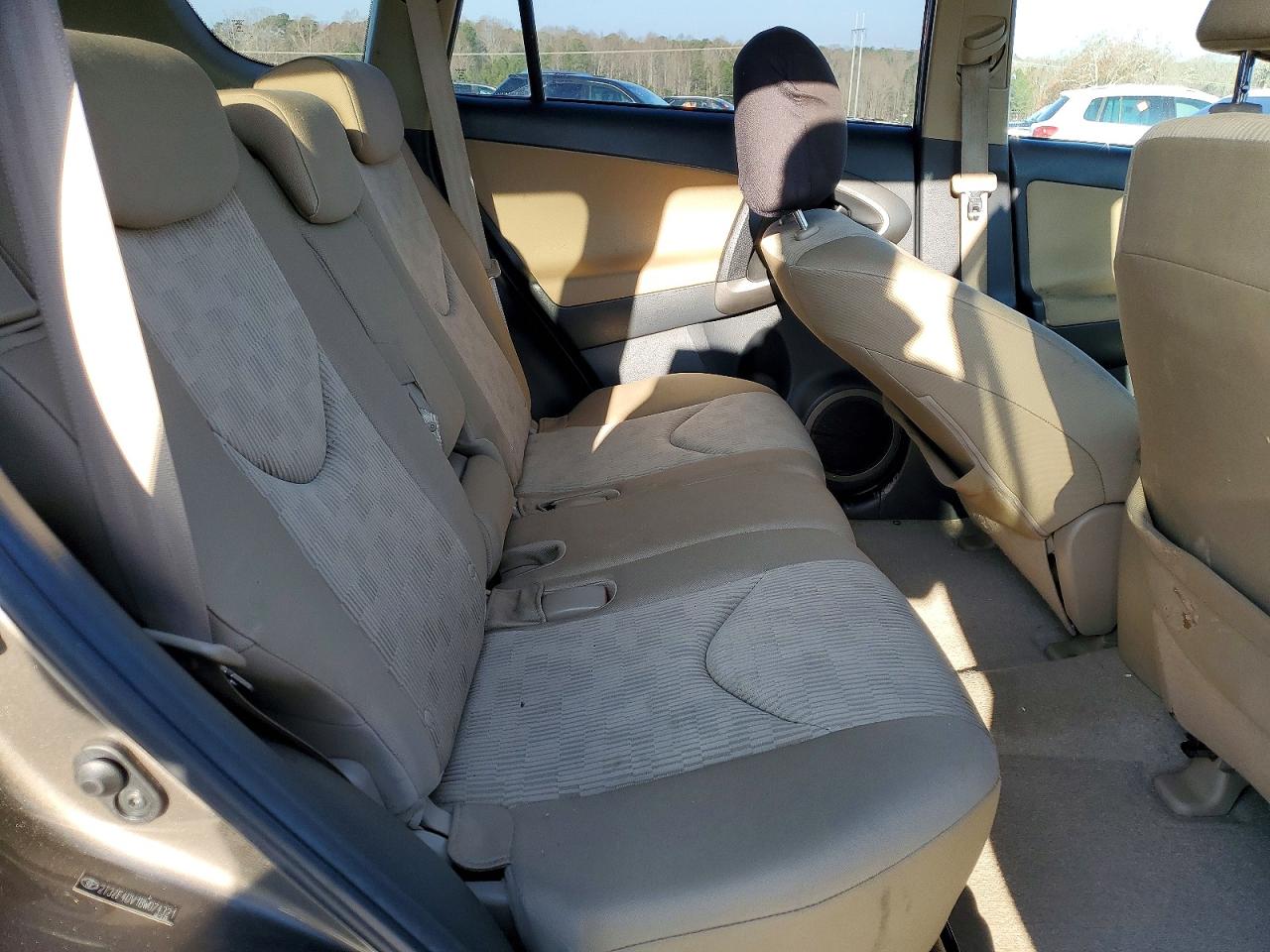 2011 TOYOTA RAV4 photo 11