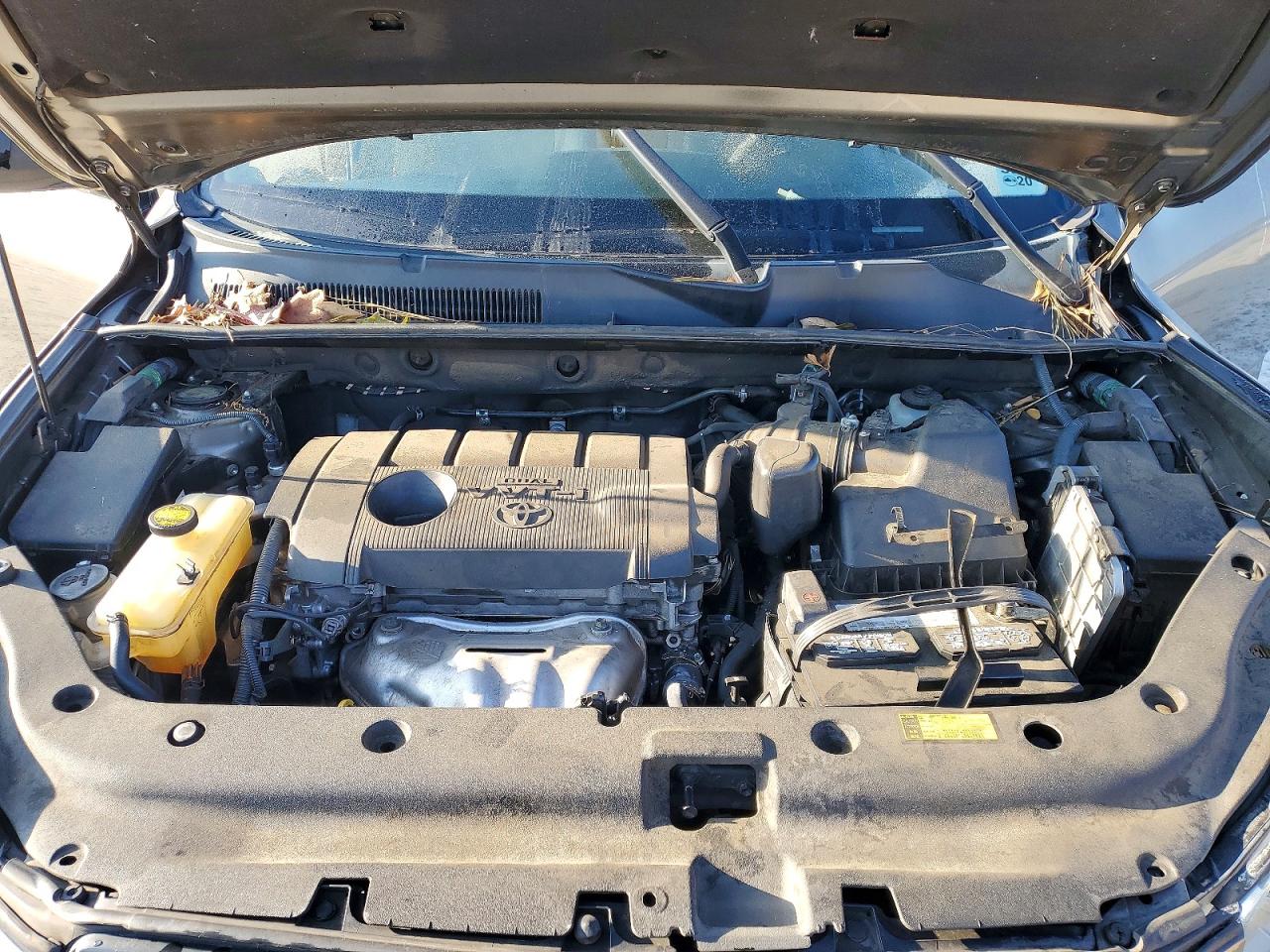 2011 TOYOTA RAV4 photo 12