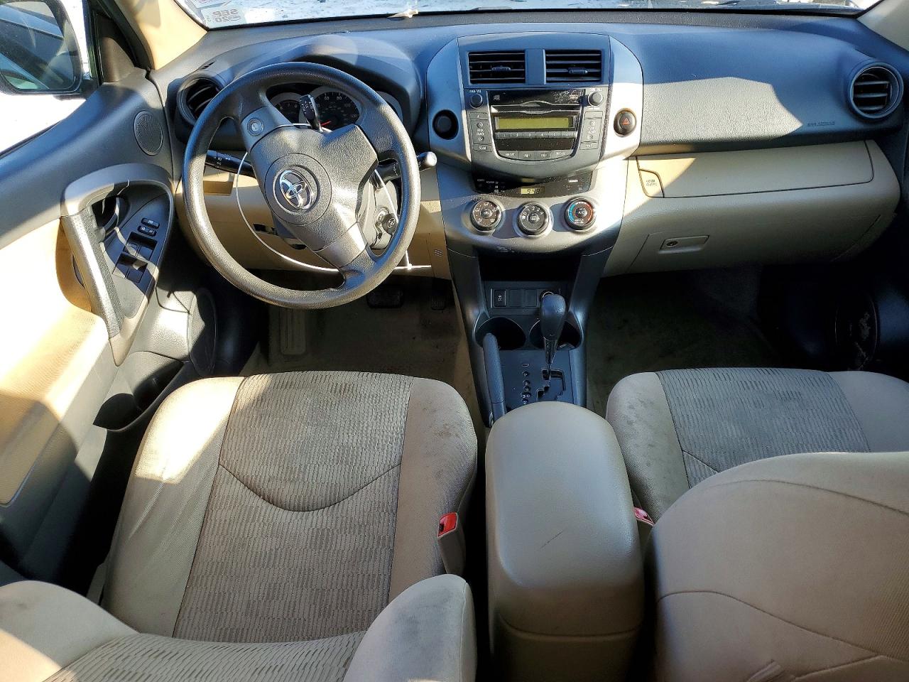2011 TOYOTA RAV4 photo 8