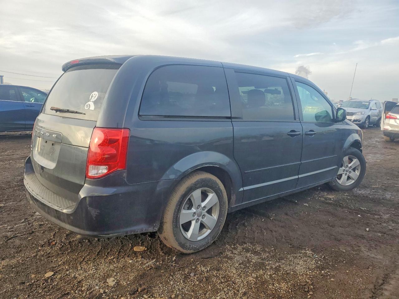 2013 DODGE GRAND CARAVAN SE photo 3