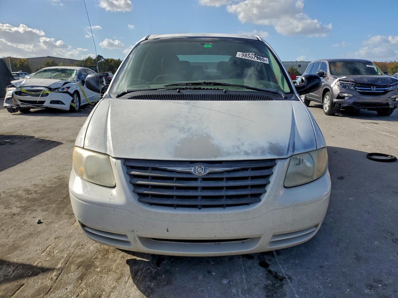 2007 CHRYSLER TOWN & COUNTRY LX photo 5
