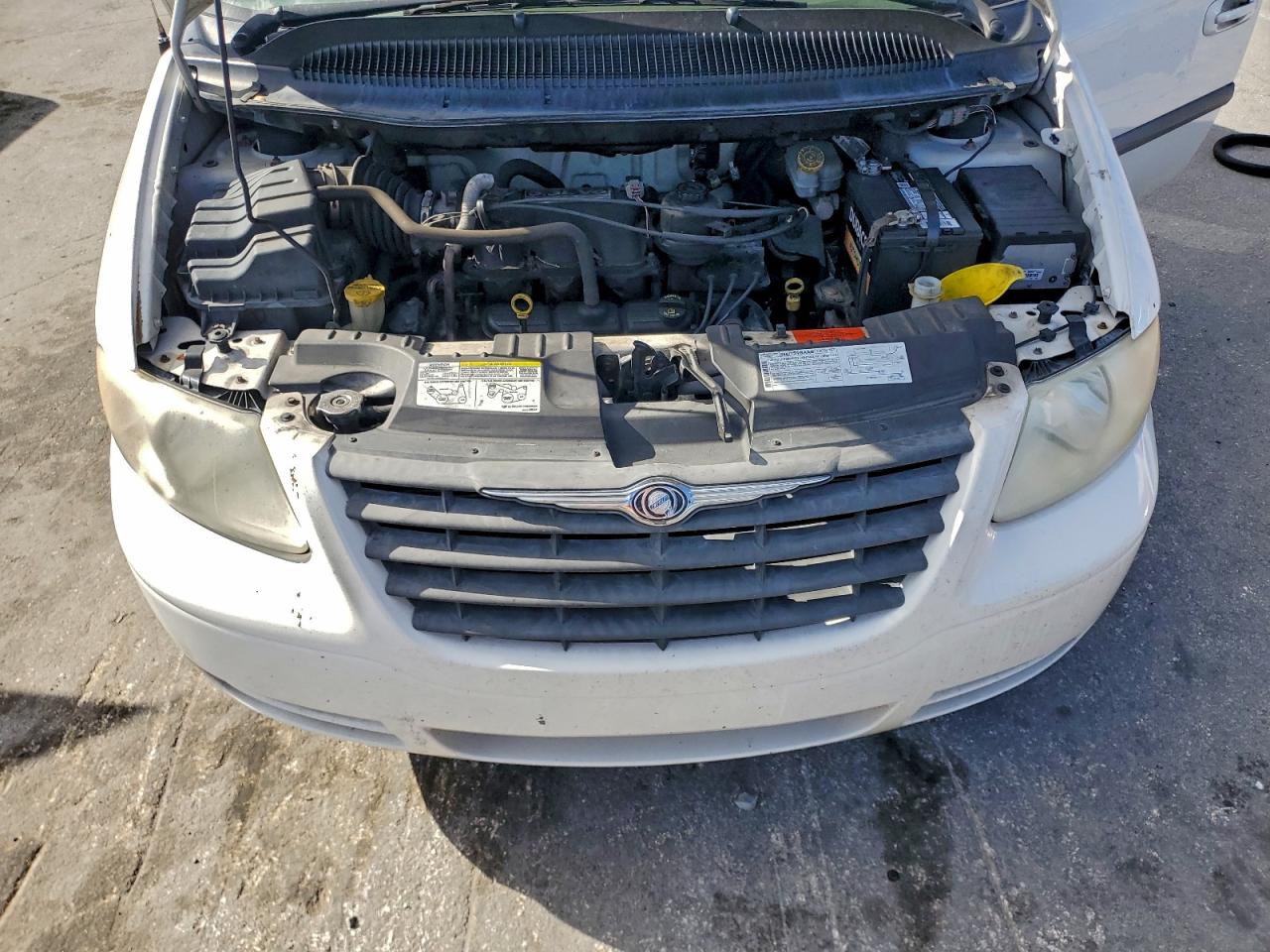 2007 CHRYSLER TOWN & COUNTRY LX photo 12