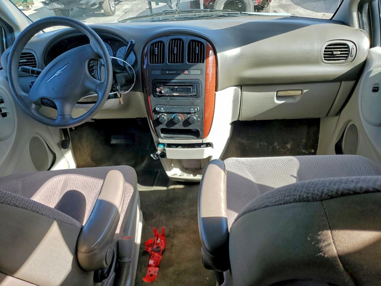 2007 CHRYSLER TOWN & COUNTRY LX photo 8