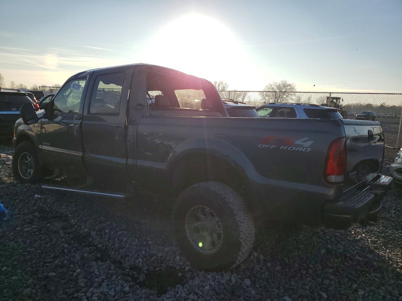 2004 FORD F250 SUPER DUTY photo 2