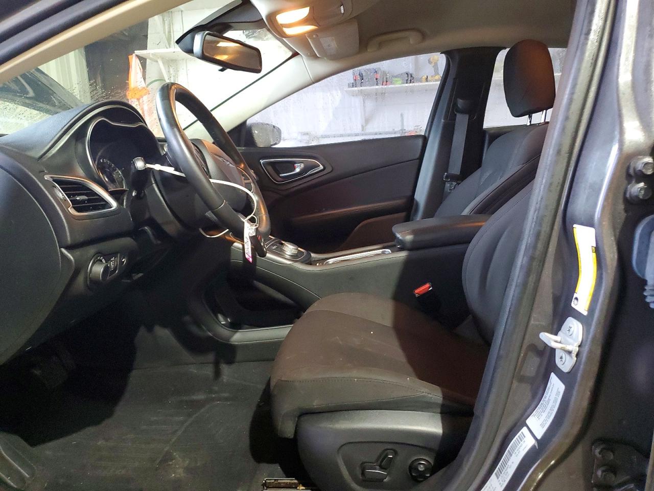 2015 CHRYSLER 200 LIMITED photo 7