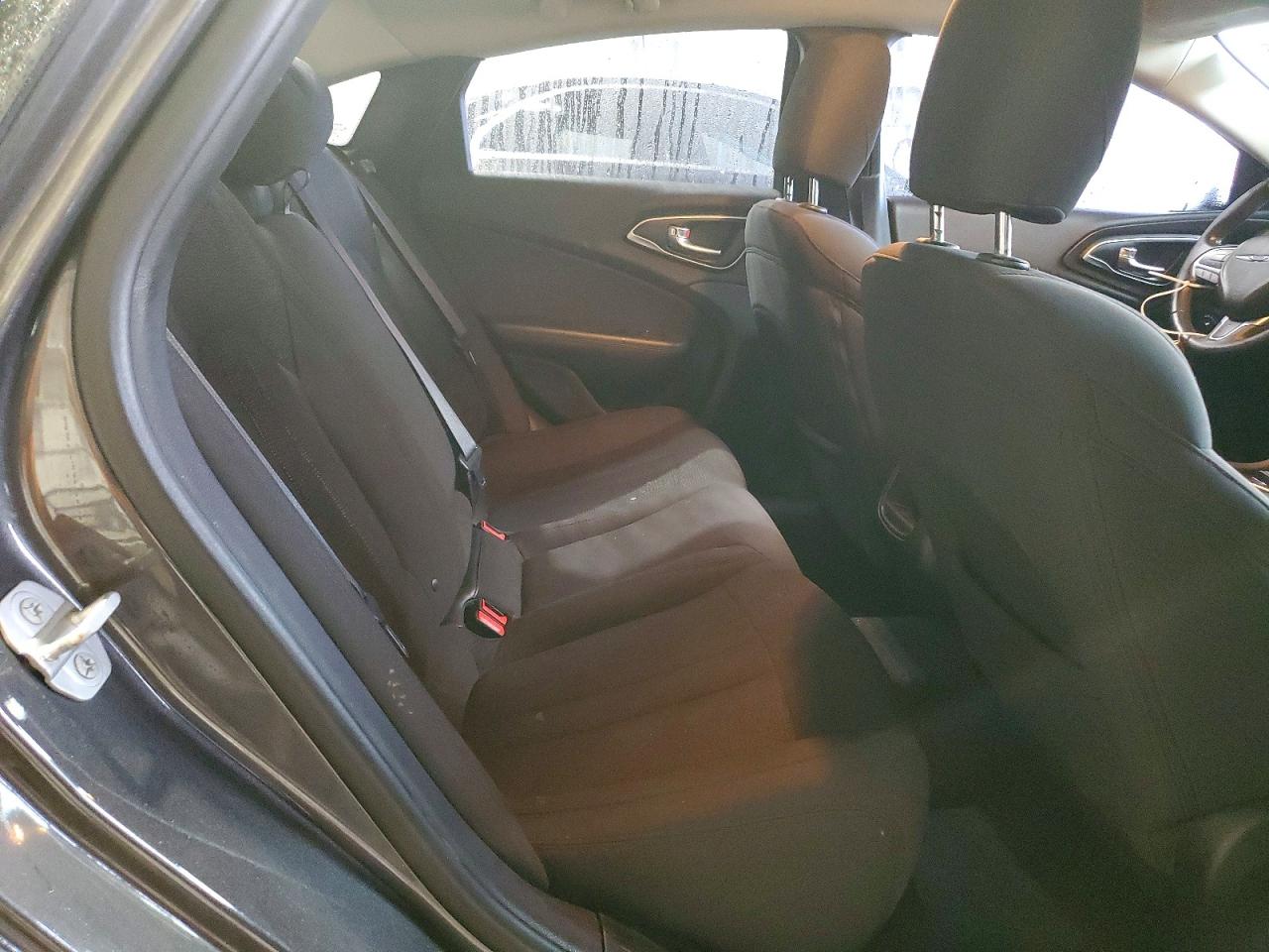 2015 CHRYSLER 200 LIMITED photo 10