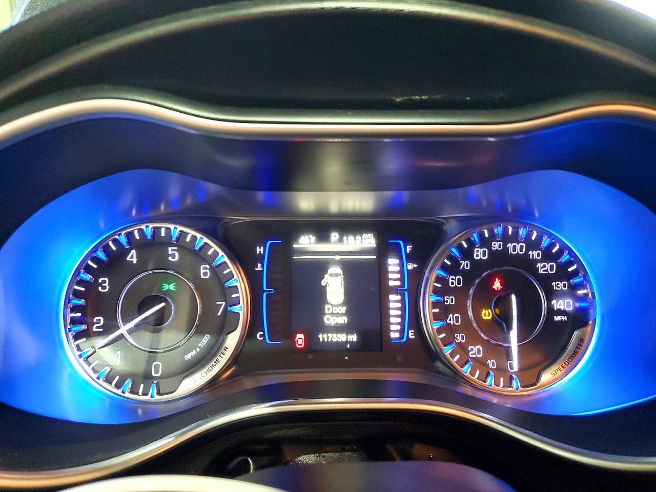 2015 CHRYSLER 200 LIMITED photo 9