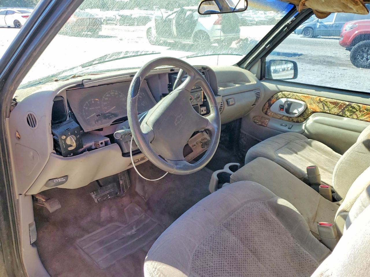 1995 CHEVROLET GMT-400 C1500 photo 8