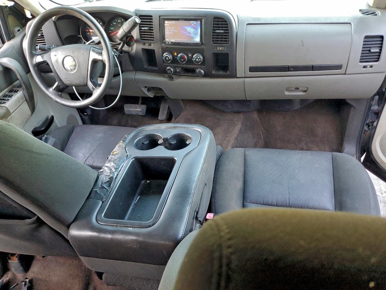 2010 CHEVROLET SILVERADO C1500 photo 8