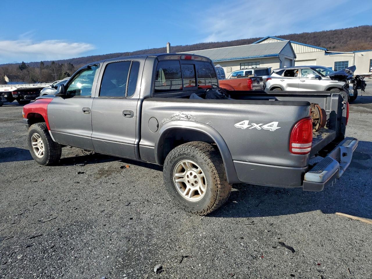 2004 DODGE DAKOTA QUAD SPORT photo 2
