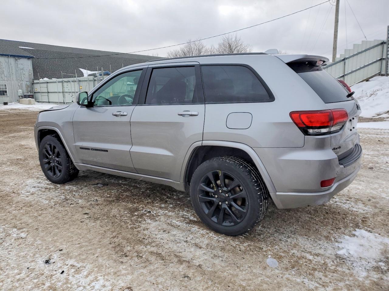 2018 JEEP GRAND CHEROKEE LAREDO photo 2