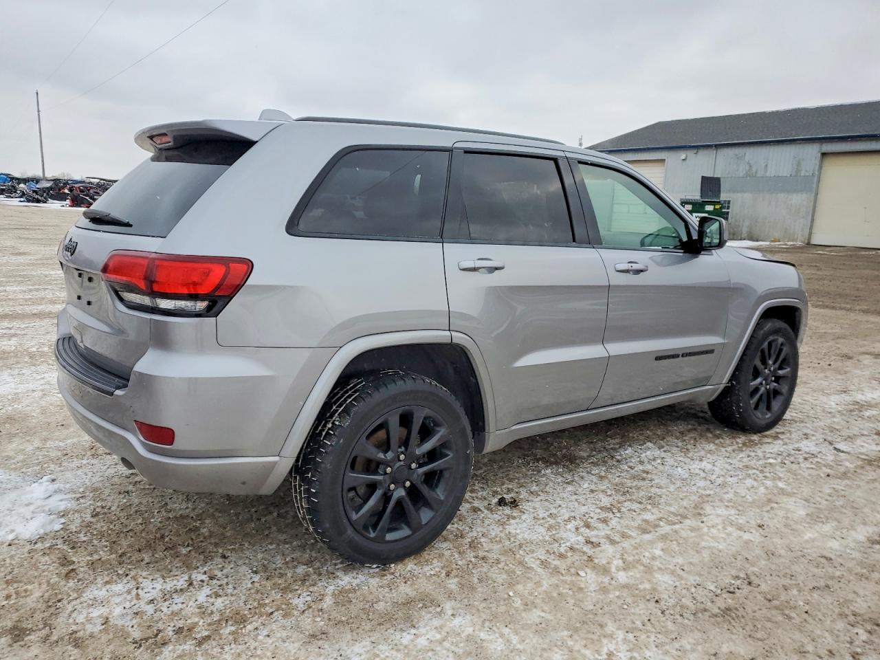 2018 JEEP GRAND CHEROKEE LAREDO photo 3