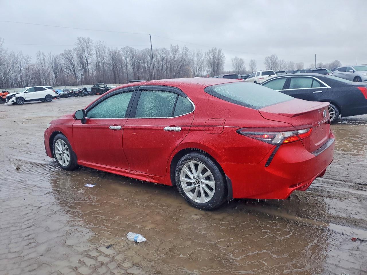 2022 TOYOTA CAMRY SE photo 2