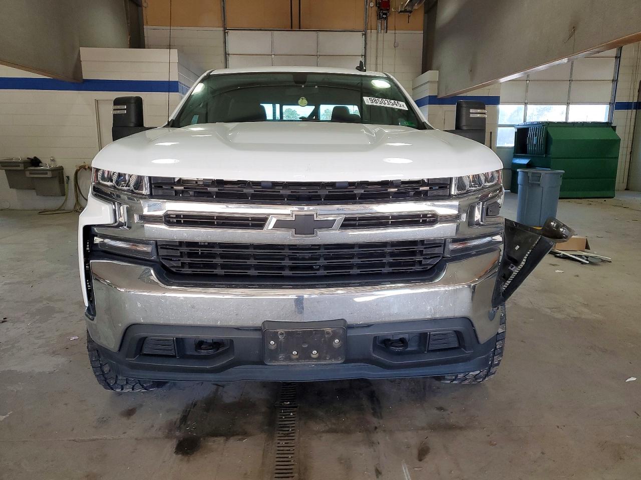 2019 CHEVROLET SILVERADO K1500 LT photo 5