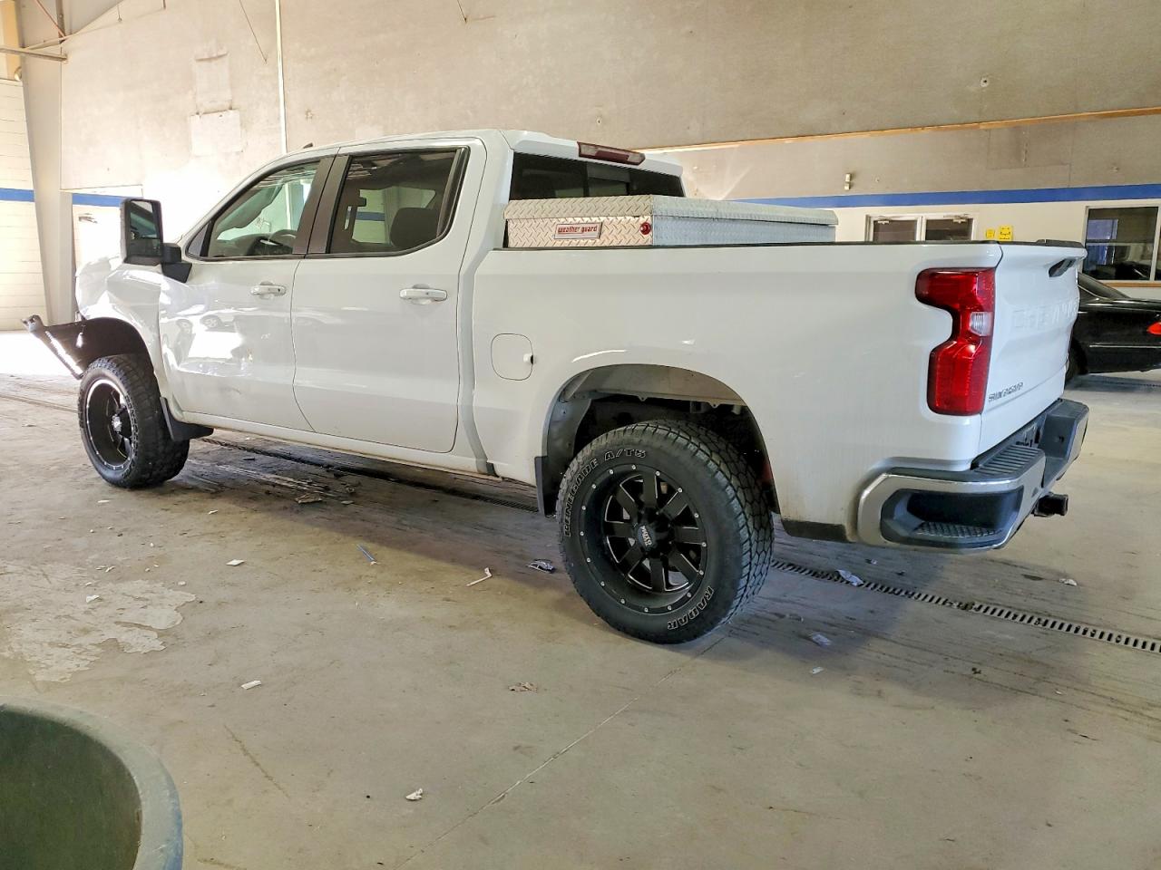 2019 CHEVROLET SILVERADO K1500 LT photo 2