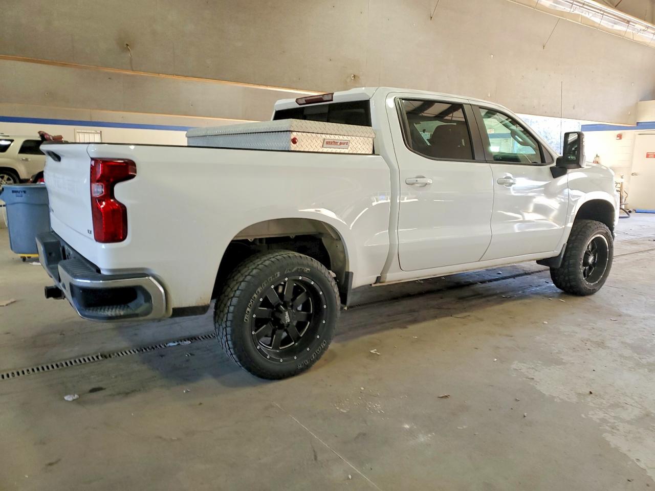 2019 CHEVROLET SILVERADO K1500 LT photo 3
