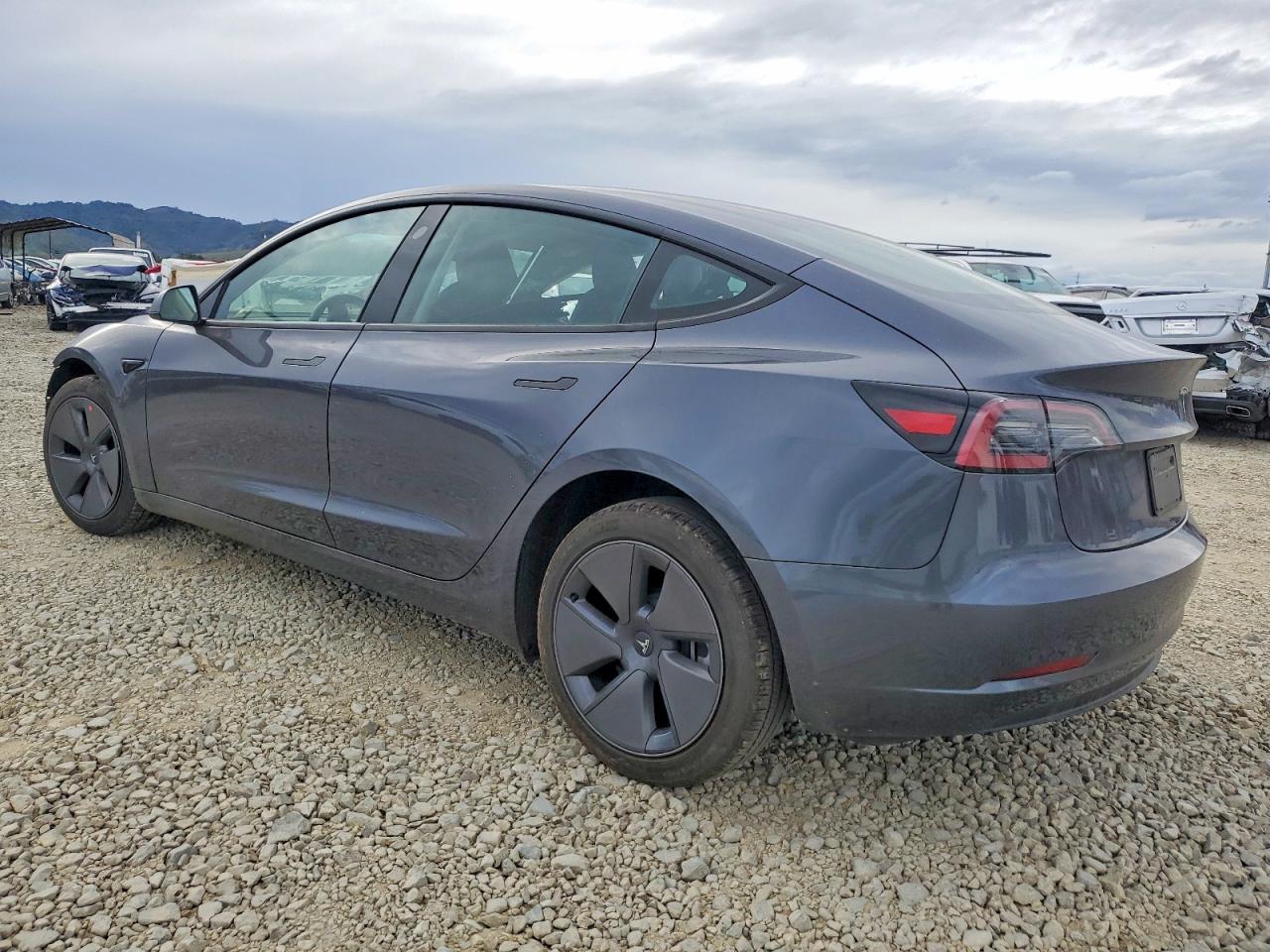 2023 TESLA MODEL 3 photo 2