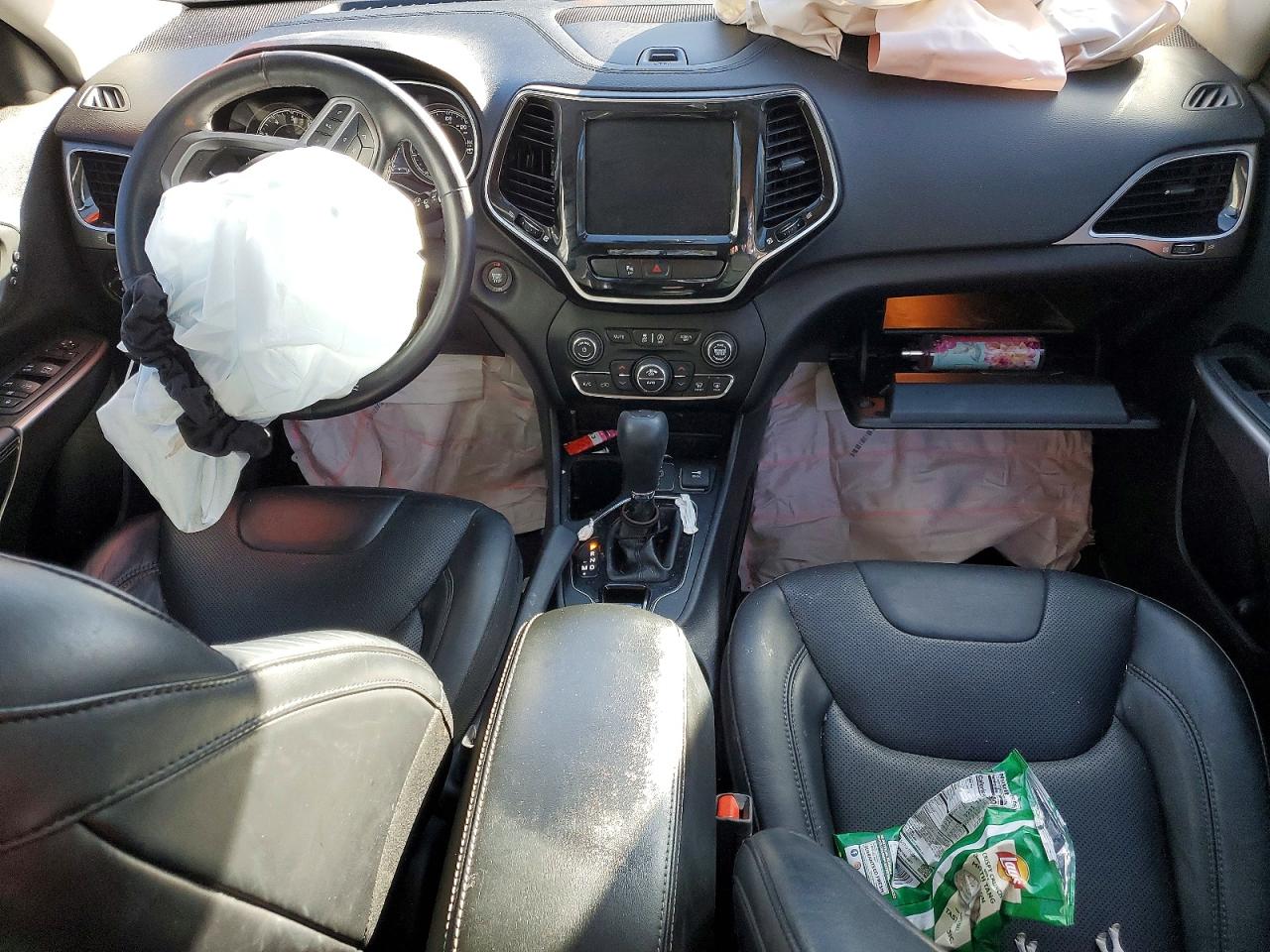 2019 JEEP CHEROKEE LIMITED photo 8