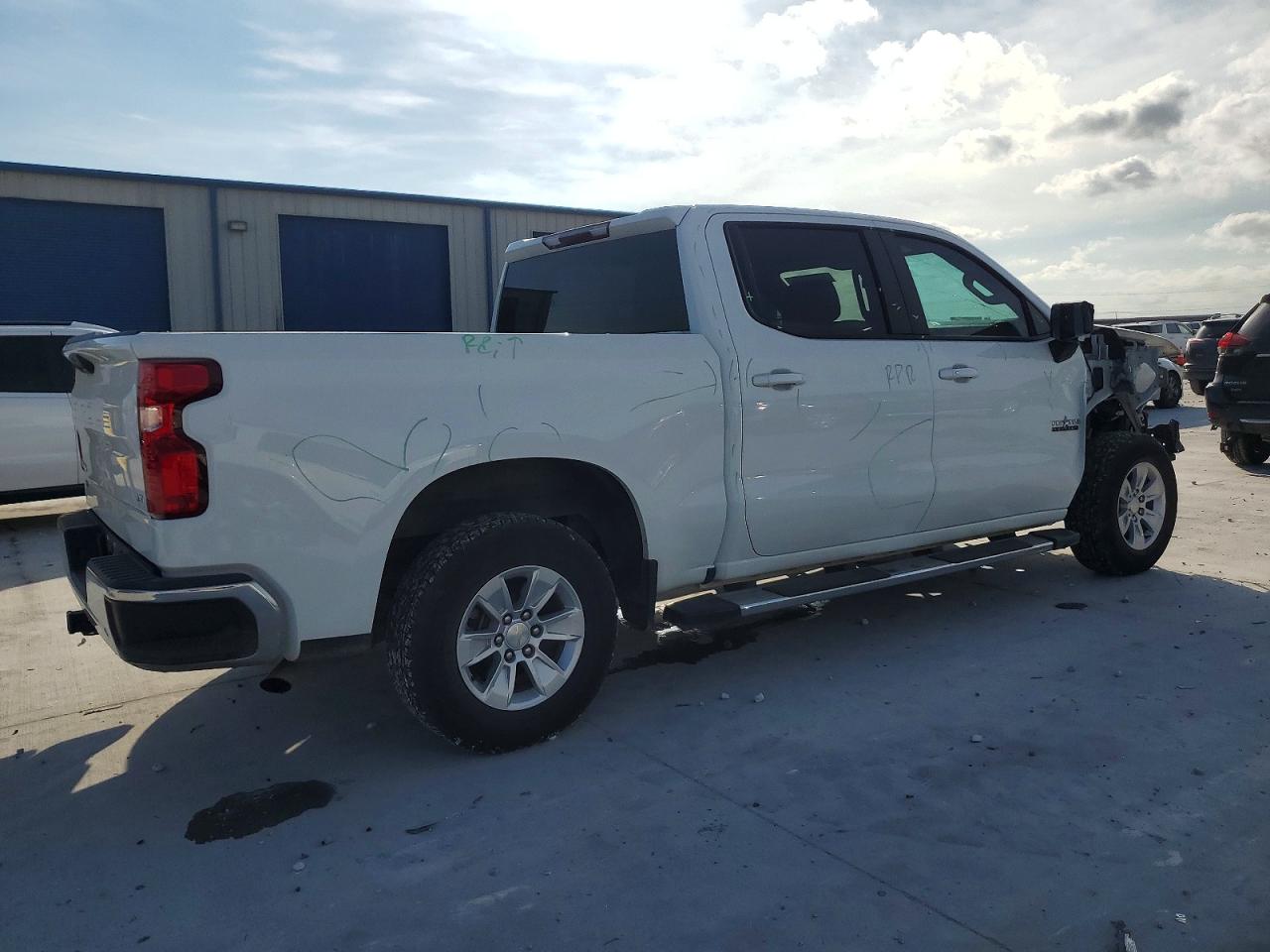 2023 CHEVROLET SILVERADO C1500 LT photo 3