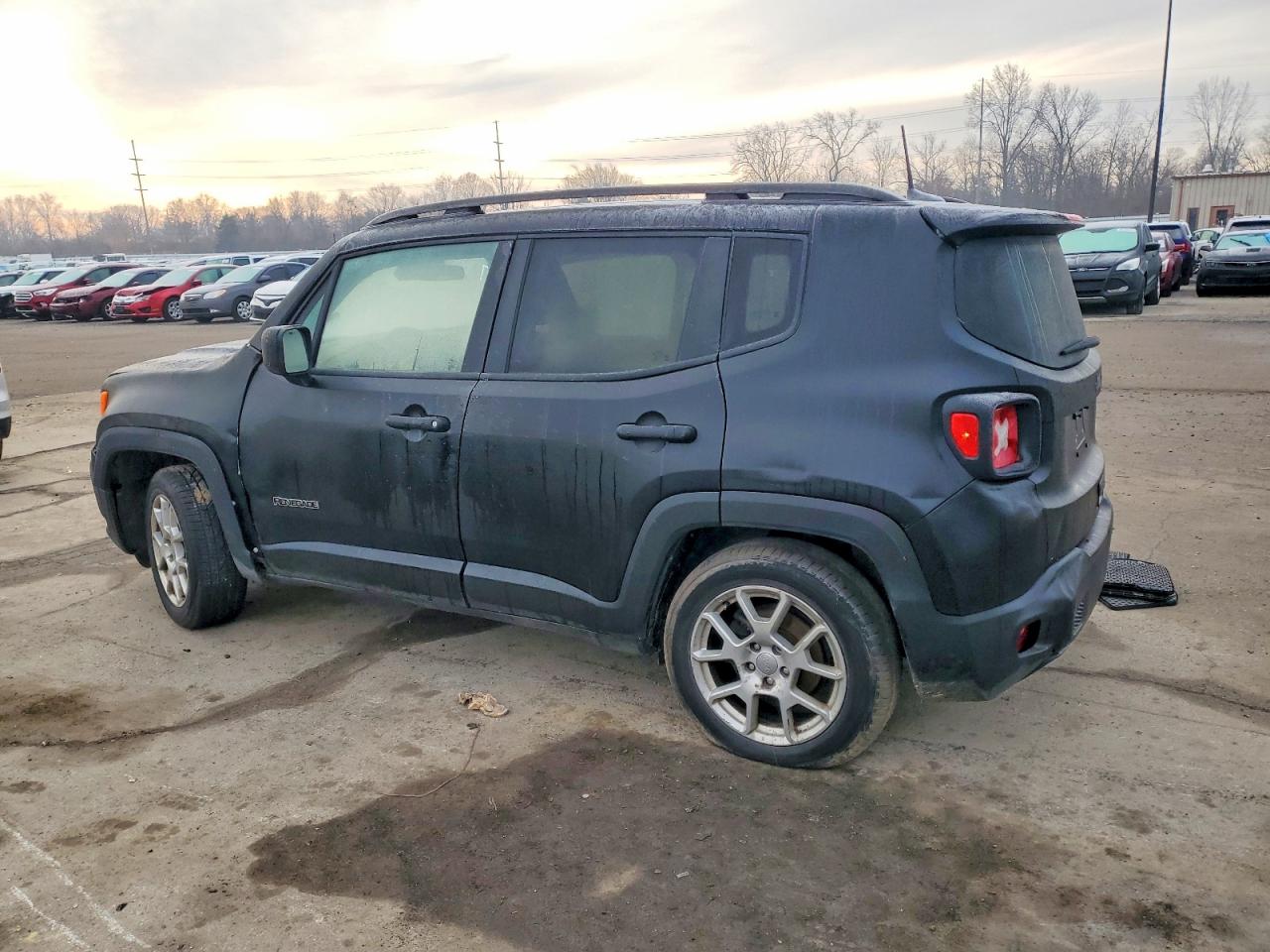 2019 JEEP RENEGADE LATITUDE photo 3