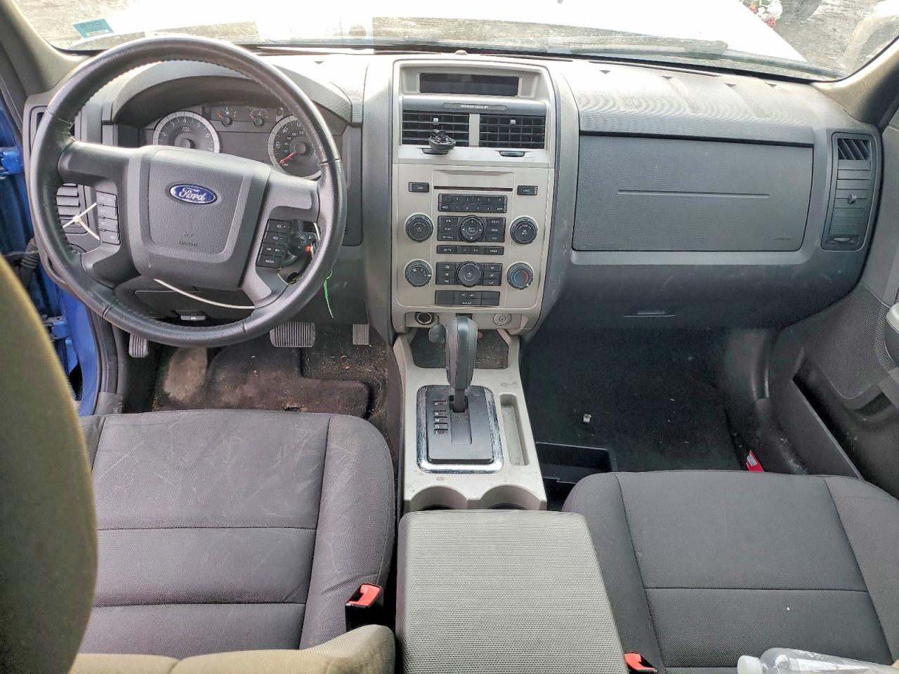2011 FORD ESCAPE XLT photo 8