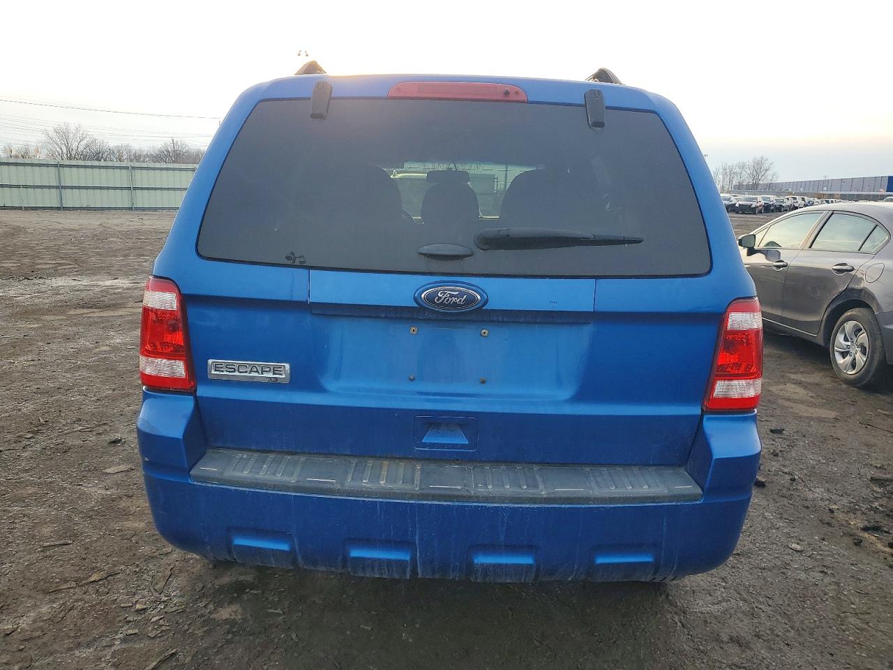 2011 FORD ESCAPE XLT photo 6