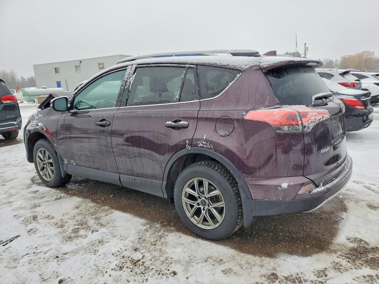 2017 TOYOTA RAV4 XLE photo 2