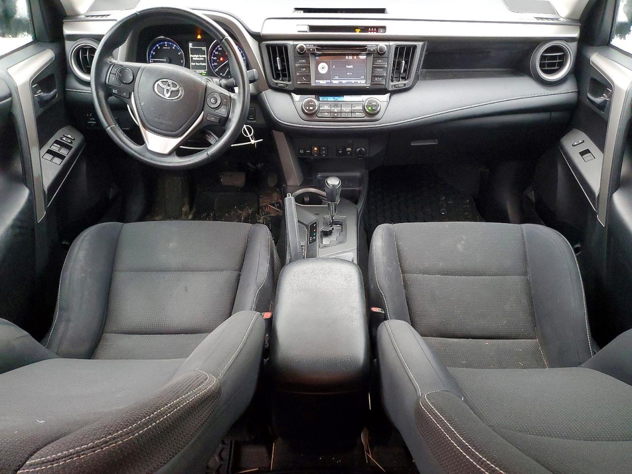 2017 TOYOTA RAV4 XLE photo 8