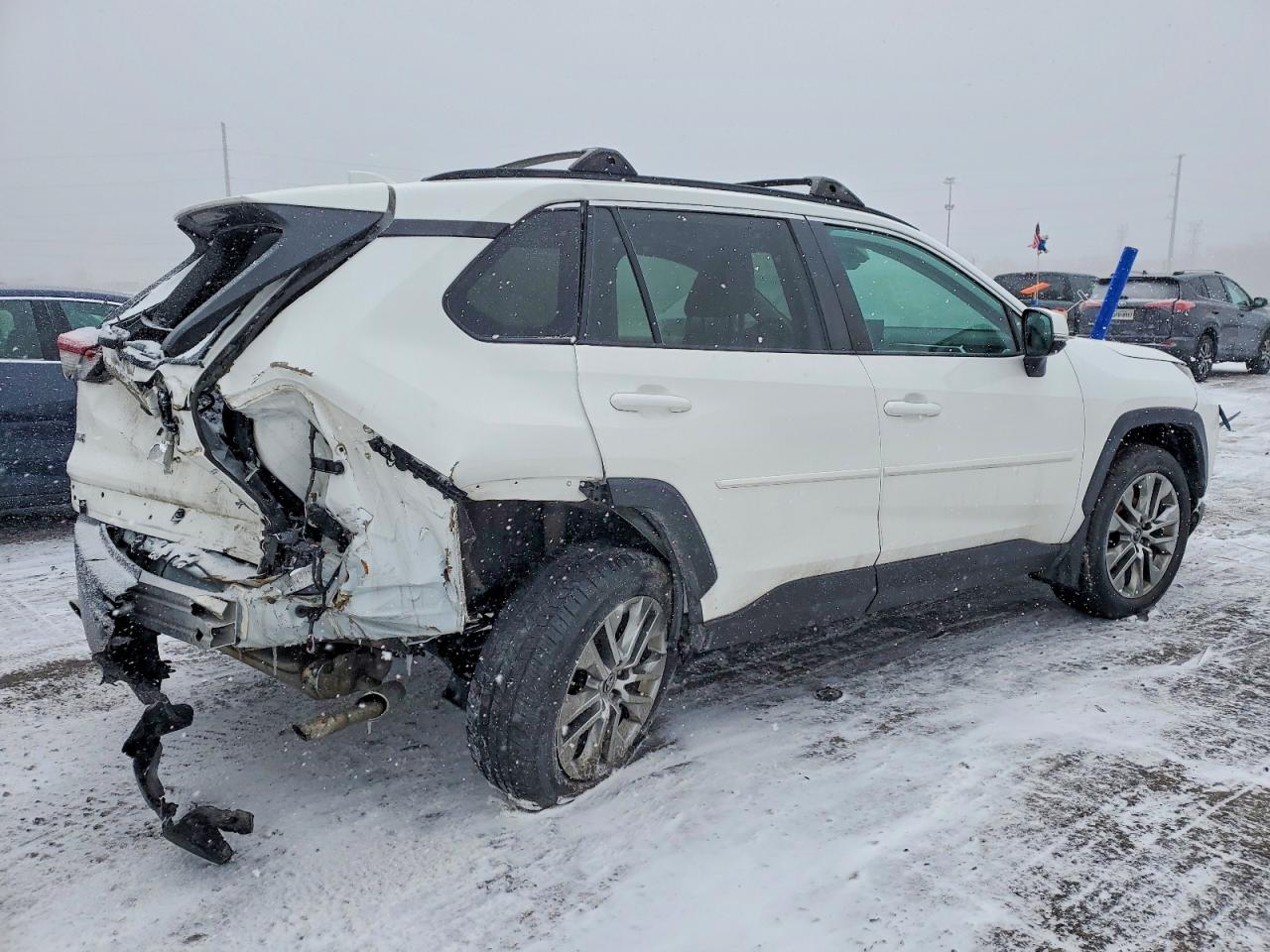 2019 TOYOTA RAV4 XLE PREMIUM photo 3