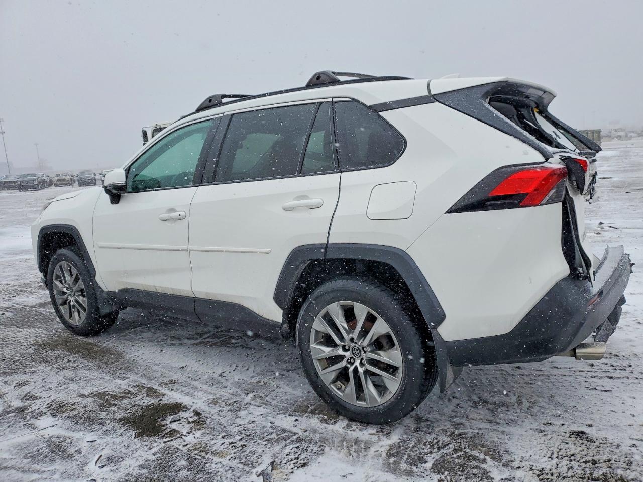 2019 TOYOTA RAV4 XLE PREMIUM photo 2