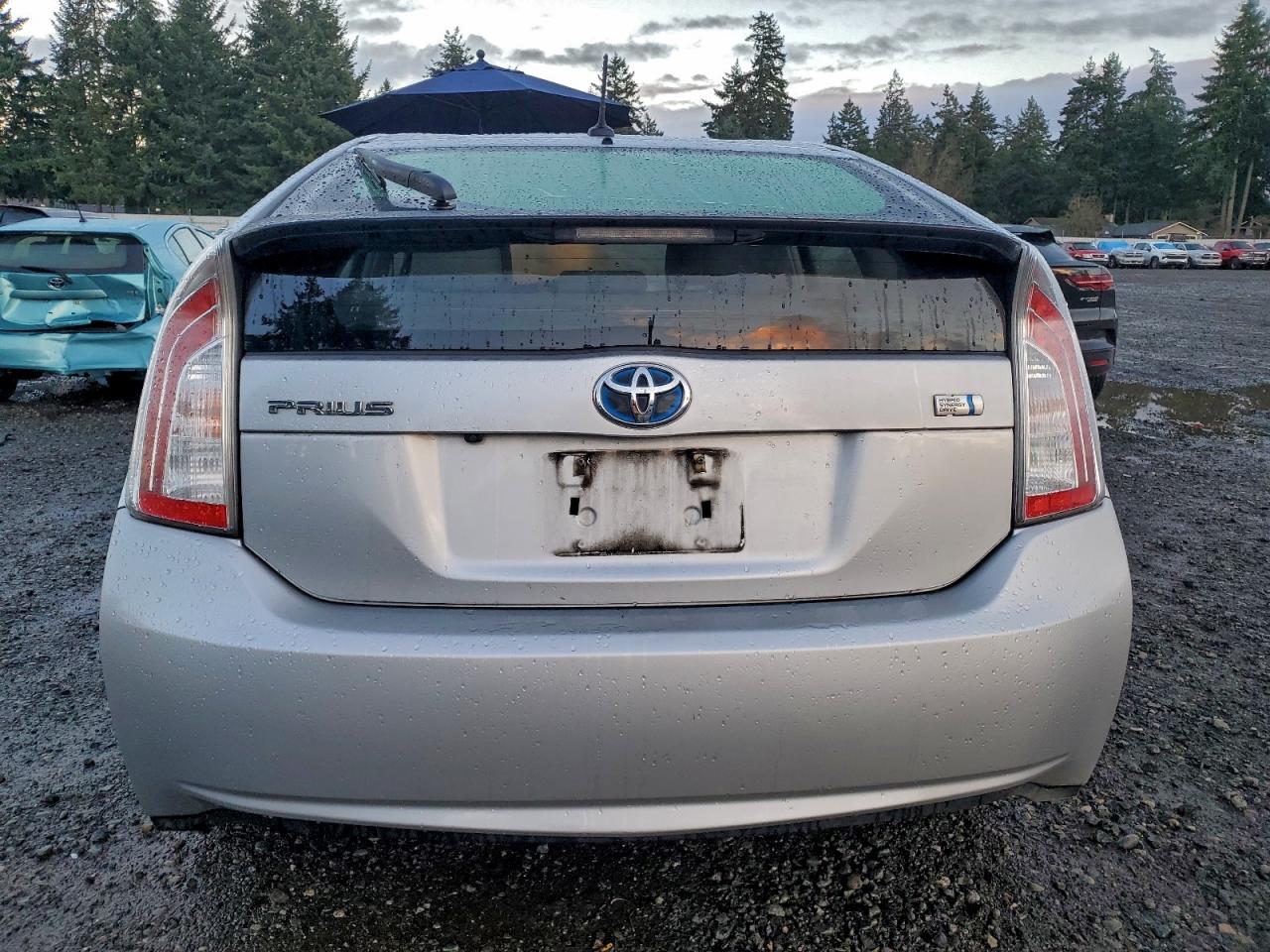 2013 TOYOTA PRIUS photo 11