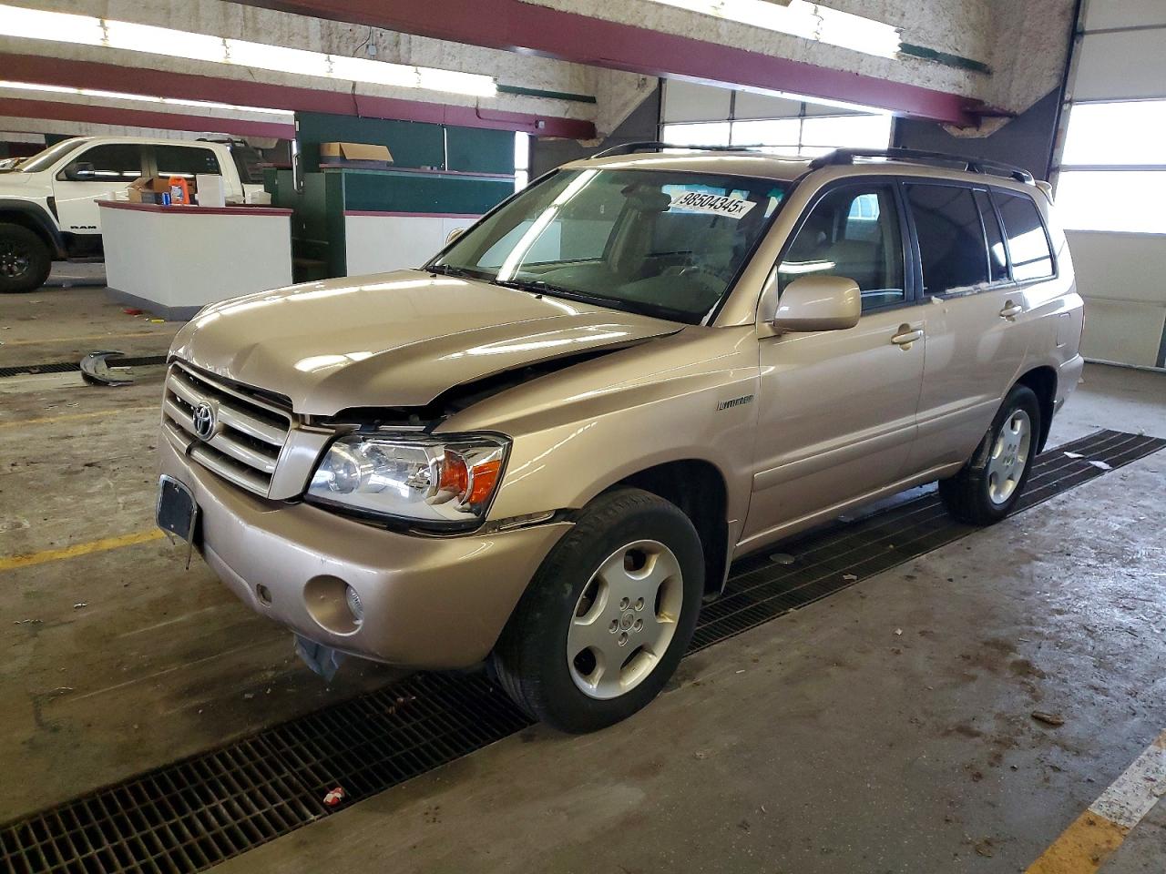 2005 TOYOTA HIGHLANDER