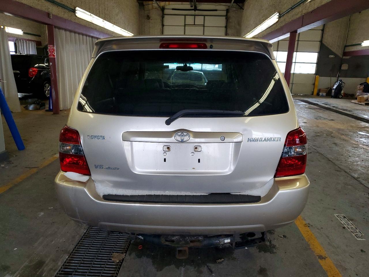 2005 TOYOTA HIGHLANDER LIMITED photo 16